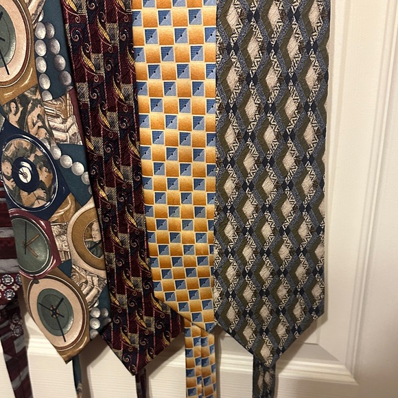 Elegant Patterned Tie Collection - Picture 4 of 10